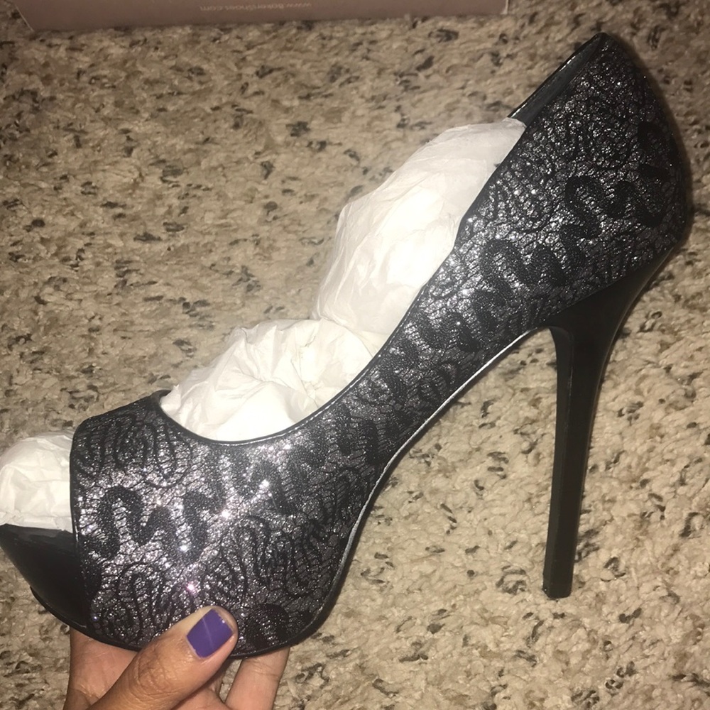 BLACK SPARKLE HEEL